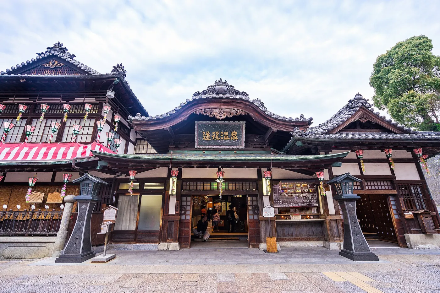 Dogo Onsen 2017-04-05 (34325087542)