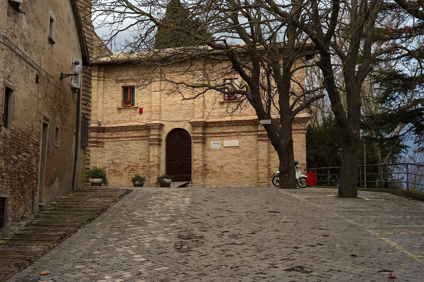 Facciata ex Convento Scalzi Urbino
